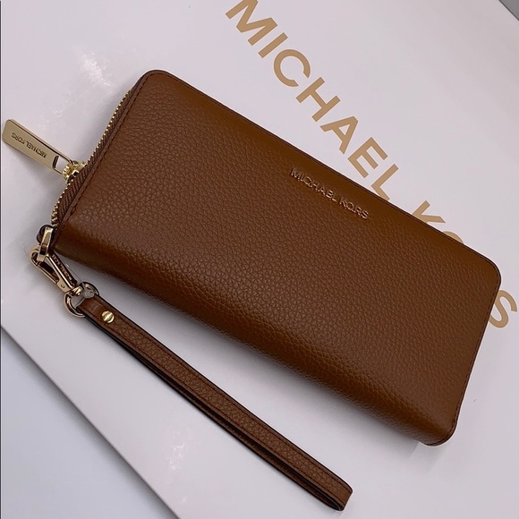MICHAEL KORS Jet Set Travel Continental Zip - Picture 2 of 15